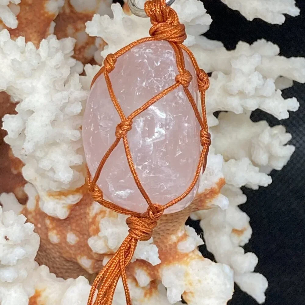 New Looped handle boho style macrame rose quartz keychain/bag clip - Picture 2 of 3